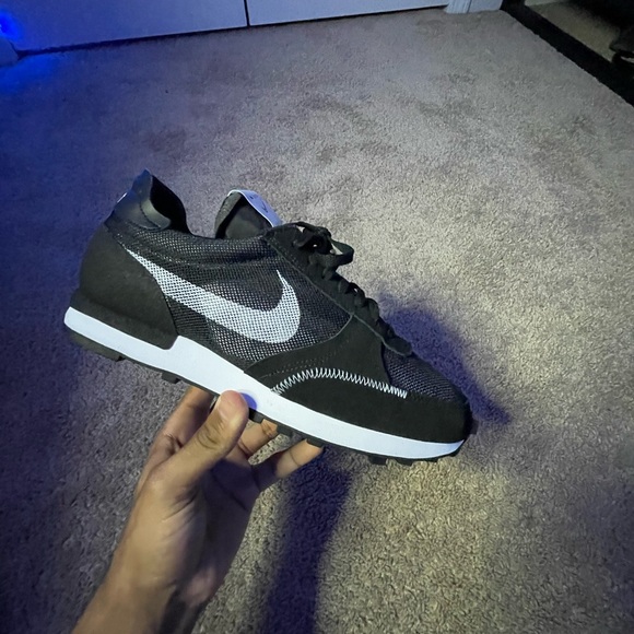 nike daybreak mens black and white
